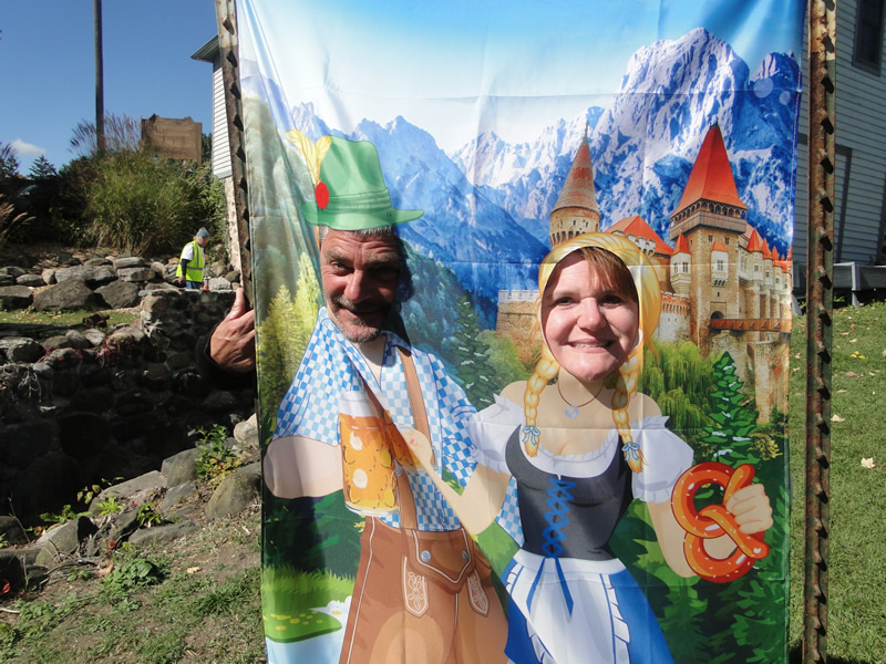 https://www.dundeemill.org/pictures/Oktoberfest2023/DSC07555.jpg