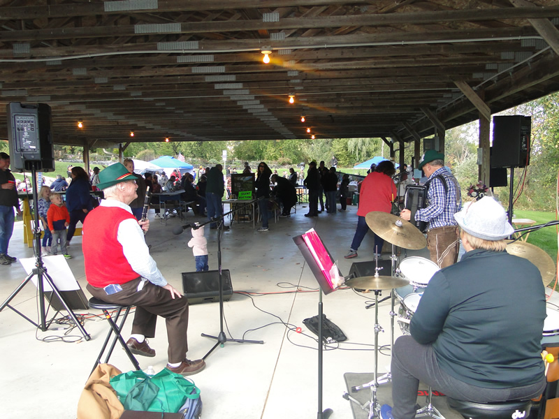 https://www.dundeemill.org/pictures/Oktoberfest2023/DSC07584.jpg