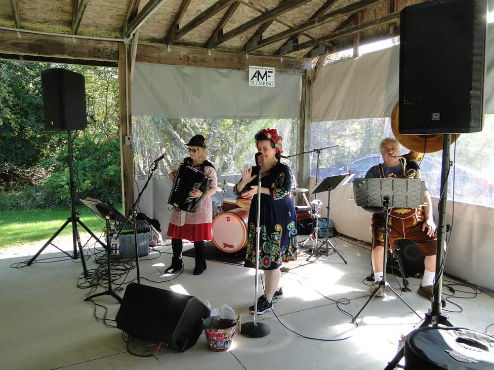 https://www.dundeemill.org/pictures/Oktoberfest2026/DSC08201.jpg