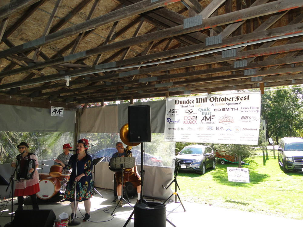 https://www.dundeemill.org/pictures/Oktoberfest2026/DSC08207.jpg