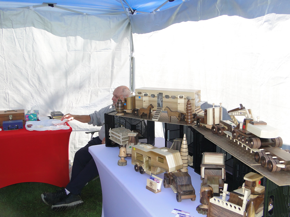 https://www.dundeemill.org/pictures/Oktoberfest2026/DSC08225.jpg